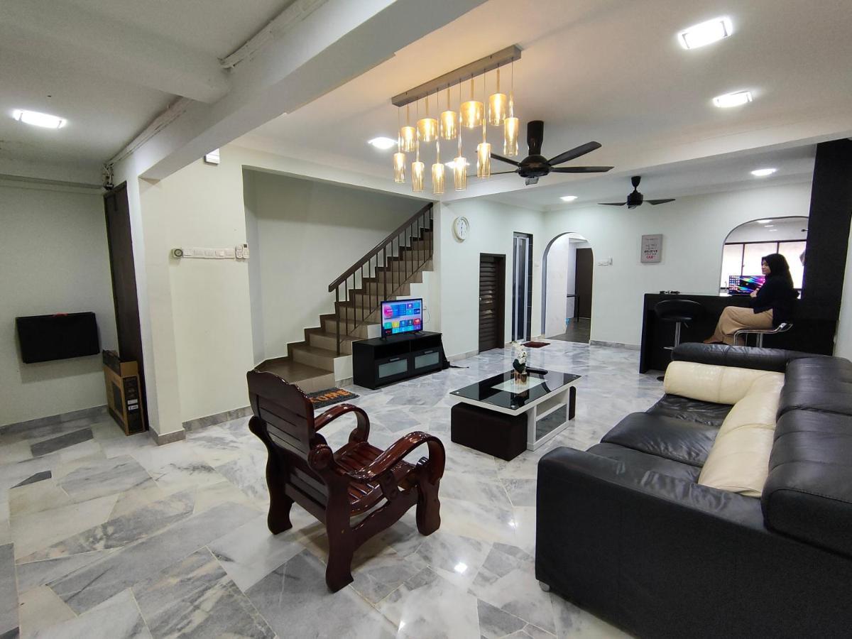 Three-Bedroom House At Tyara Homestay Sunway Petaling Jaya Exteriör bild