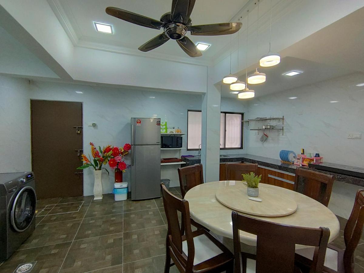 Three-Bedroom House At Tyara Homestay Sunway Petaling Jaya Exteriör bild