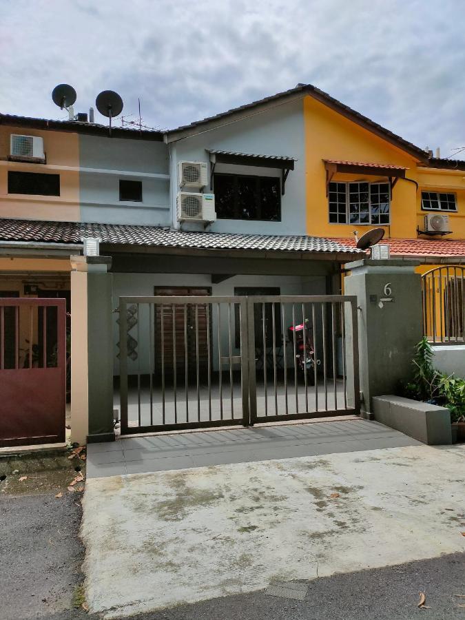 Three-Bedroom House At Tyara Homestay Sunway Petaling Jaya Exteriör bild