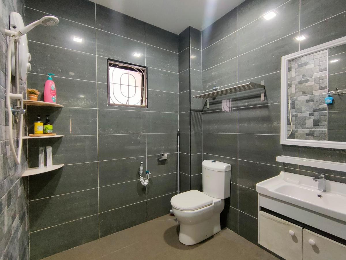 Three-Bedroom House At Tyara Homestay Sunway Petaling Jaya Exteriör bild